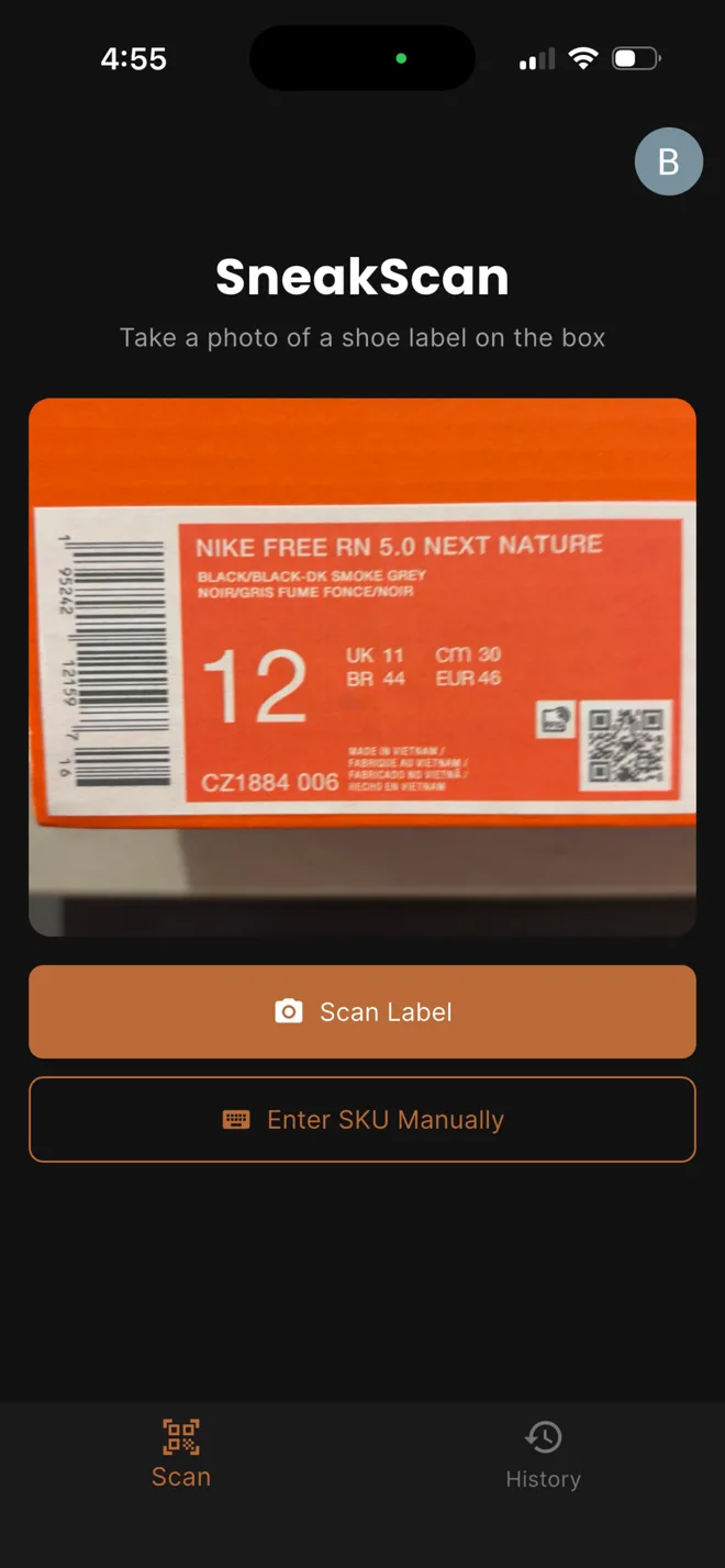 SneakScan home screen showing a Nike shoe box label ready to scan